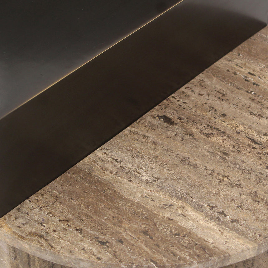 Russo lerakóasztal – Travertin és sárgaréz elegancia