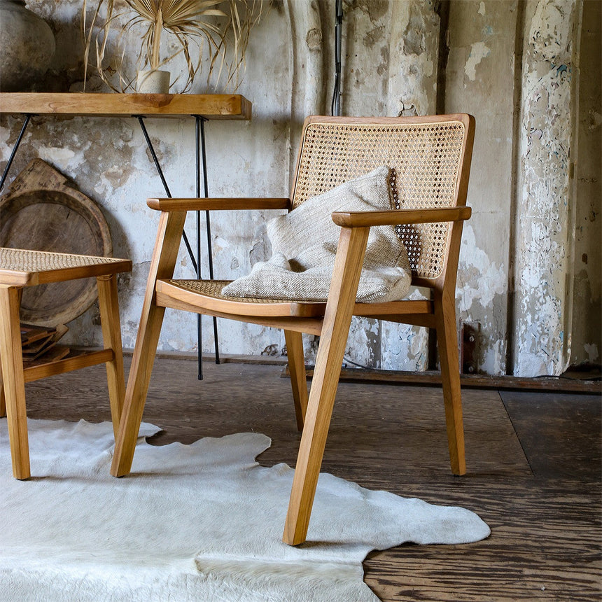 Nova rattan karfás szék