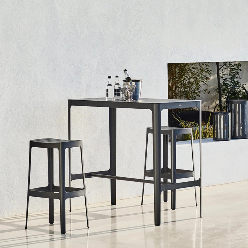 Cut fém kerti bárasztal