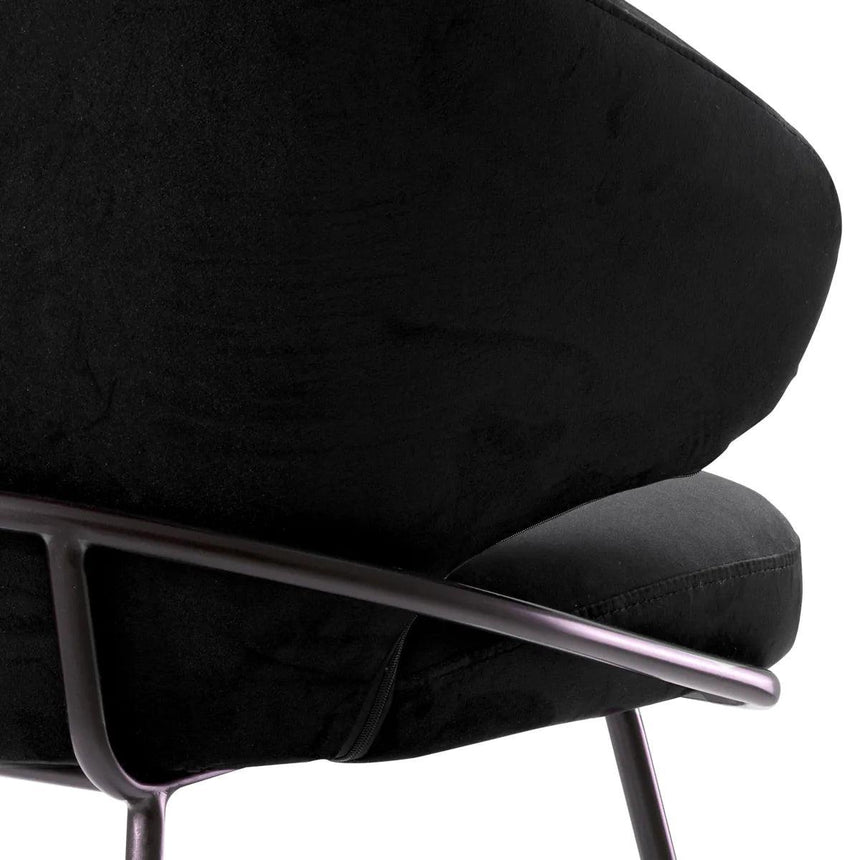 Kinley velvet chair with black legs