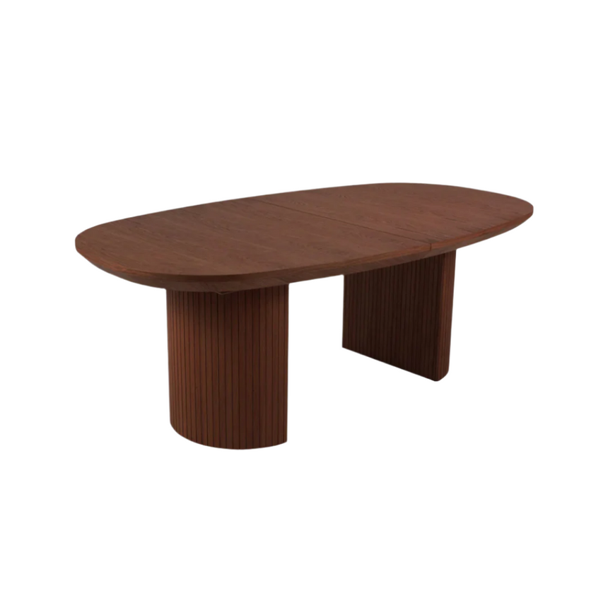 Nido extendable wooden dining table with dark brown legs