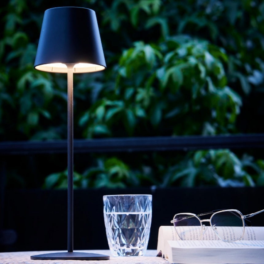 Lys fém asztali lámpa