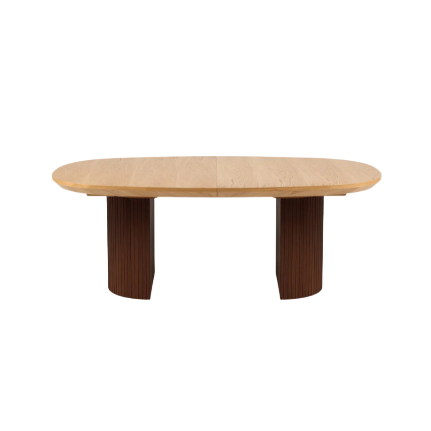 Nido extendable wooden dining table with dark brown legs