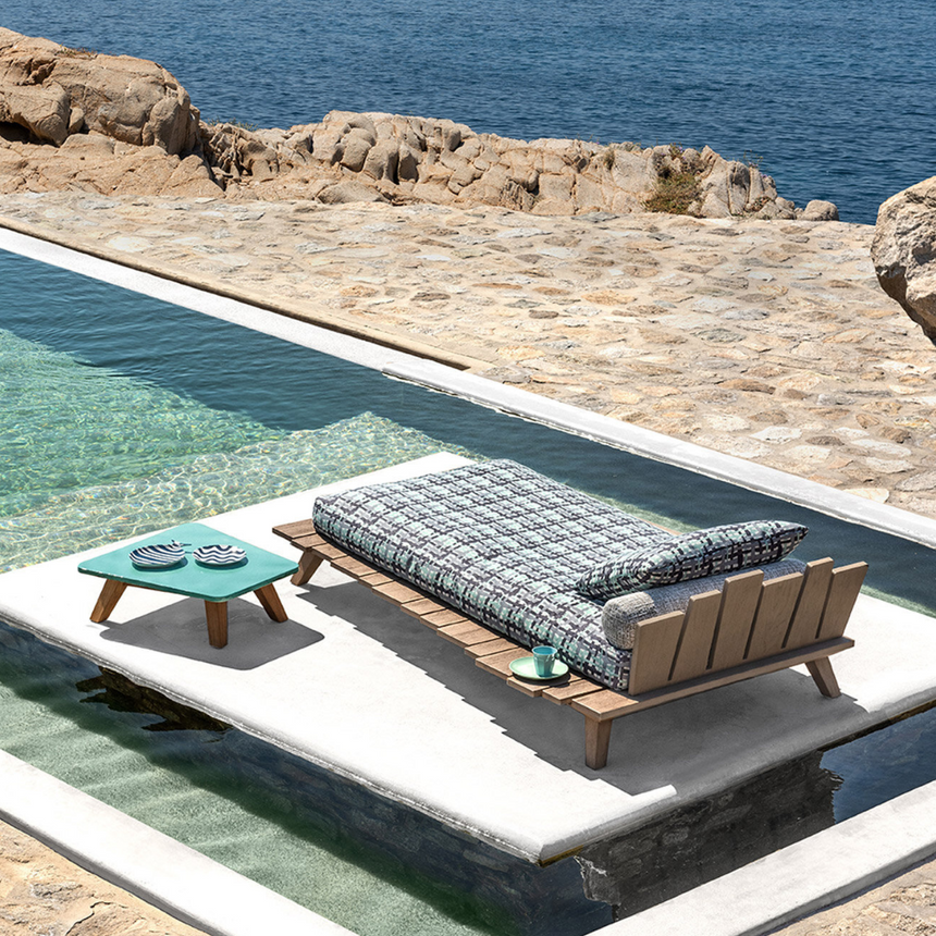 Kilt garden coffee table