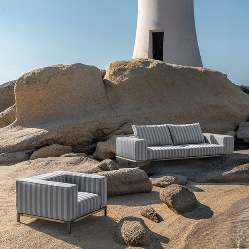 Kilt garden coffee table