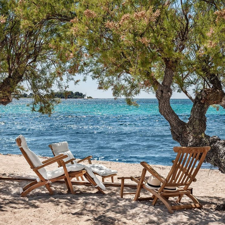 Kilt garden coffee table