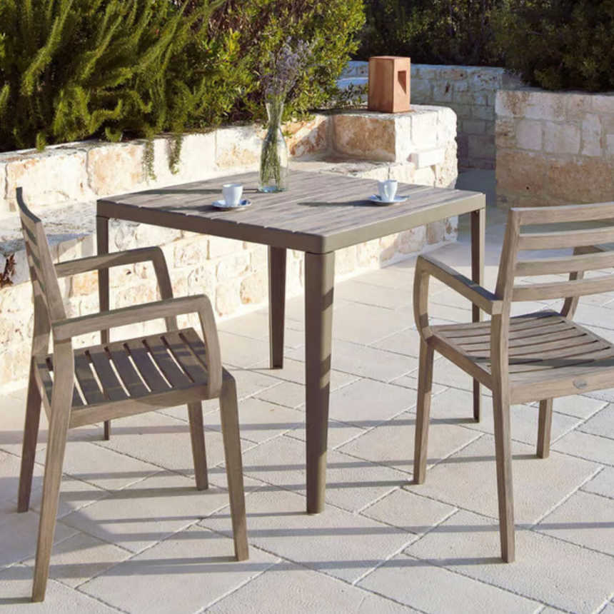 Kilt garden coffee table