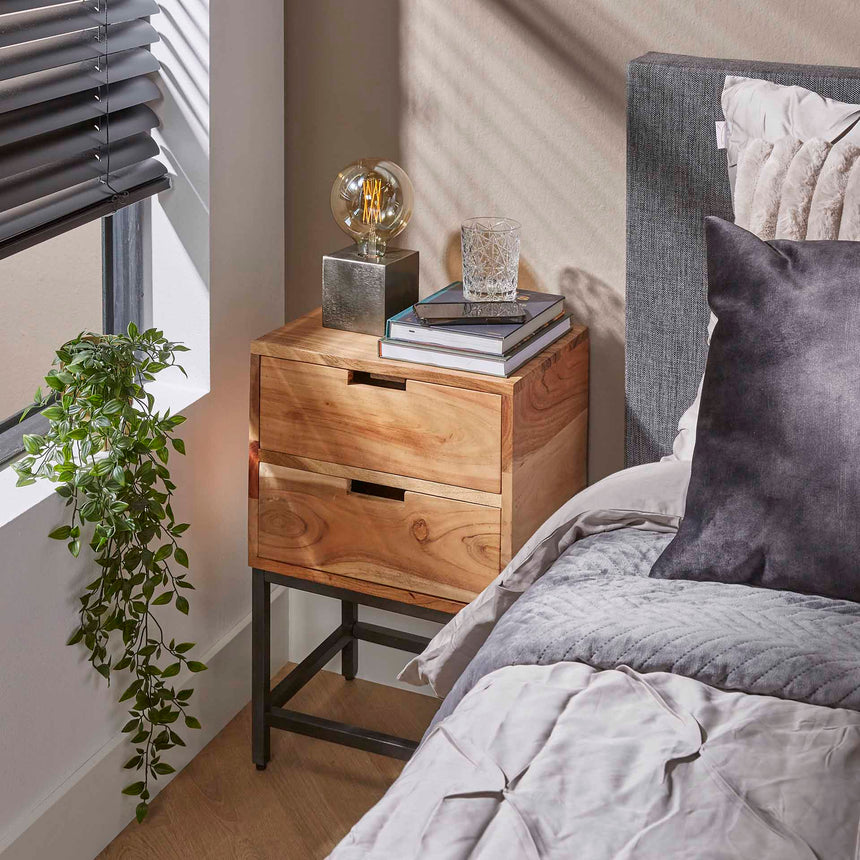 Zistra 208 fa éjjeliszekrény