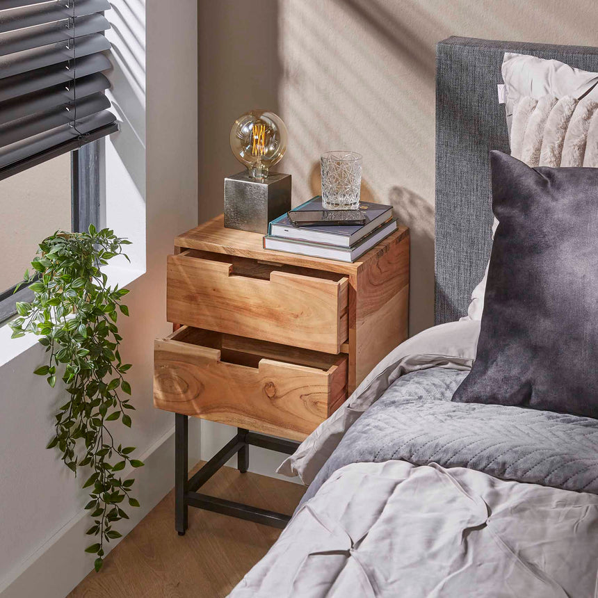 Zistra 208 fa éjjeliszekrény