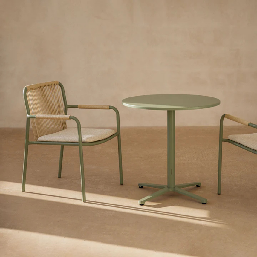 Figueral fém kerti étkezőasztal