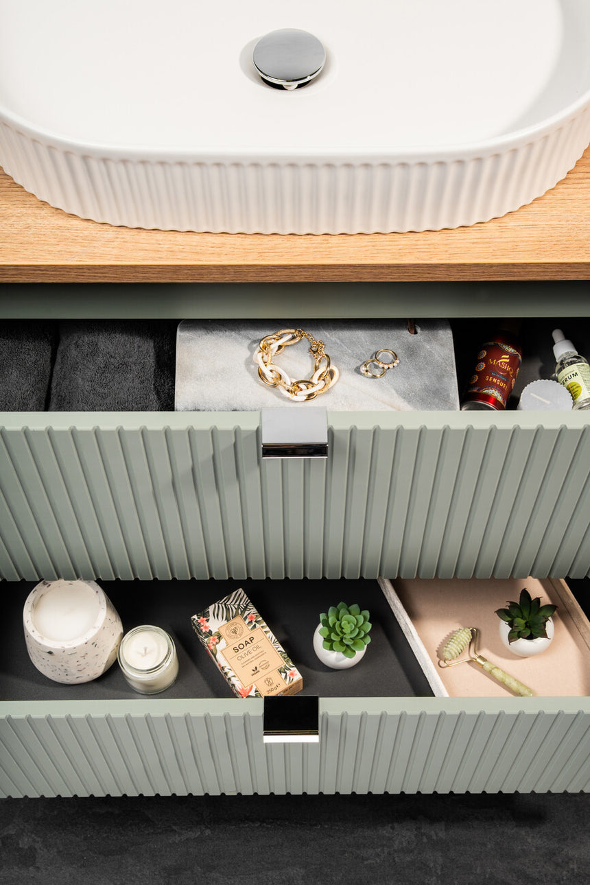 Baggy woven chenille pouf