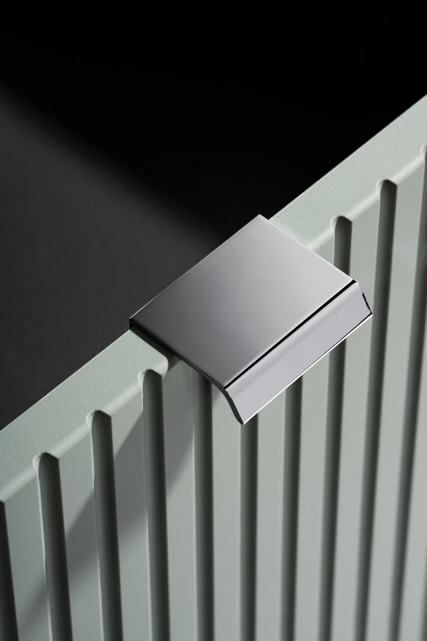 Baggy woven chenille pouf