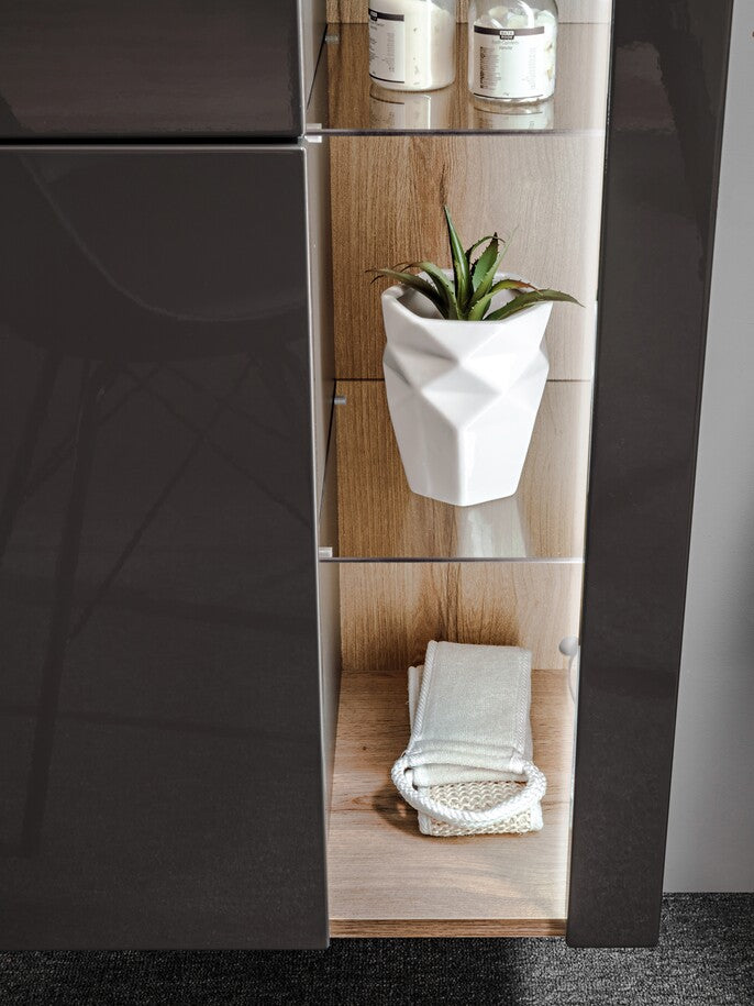 Baggy woven chenille pouf