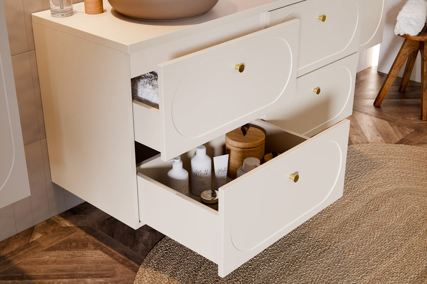 Baggy woven chenille pouf