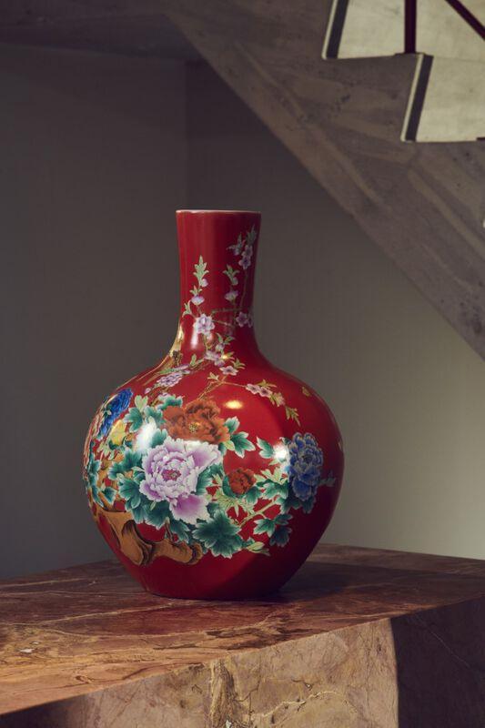 Ball Body porcelain vase