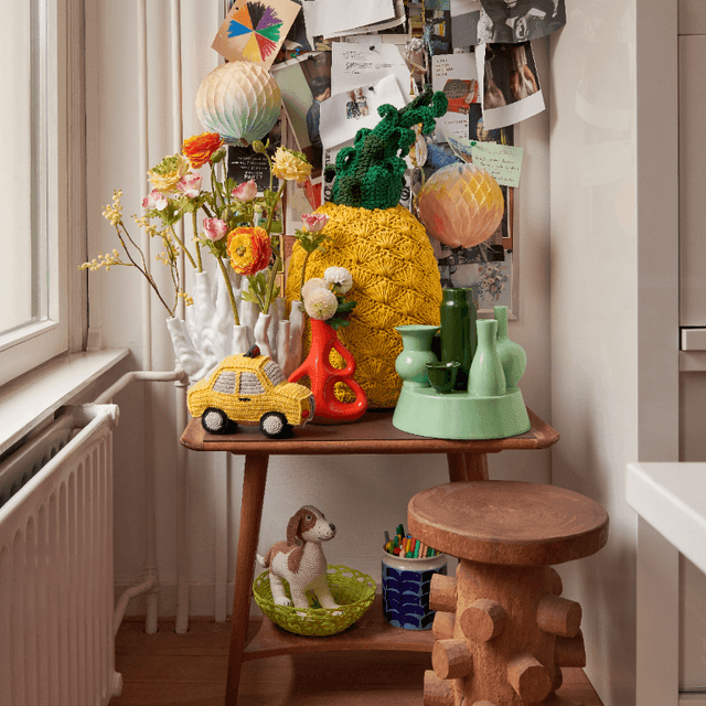 Hong Kong porcelain vase