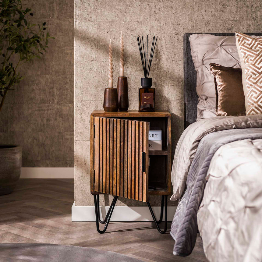 Zistra 228 fa éjjeliszekrény szettben