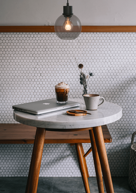 Lazise világosszürke üveg függőlámpa fekete foglalattal