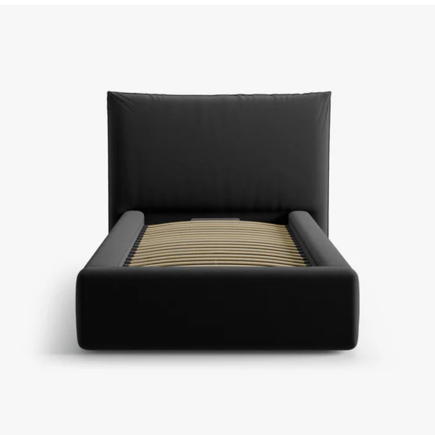 Kaelle bársony ágy