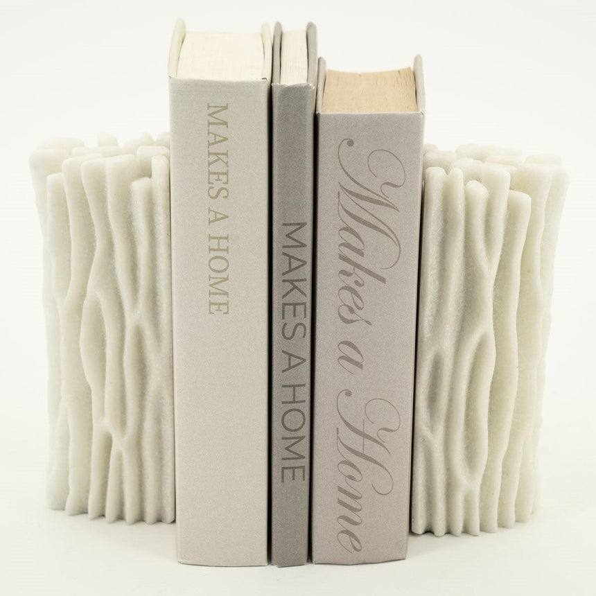 Daria resin bookshelf