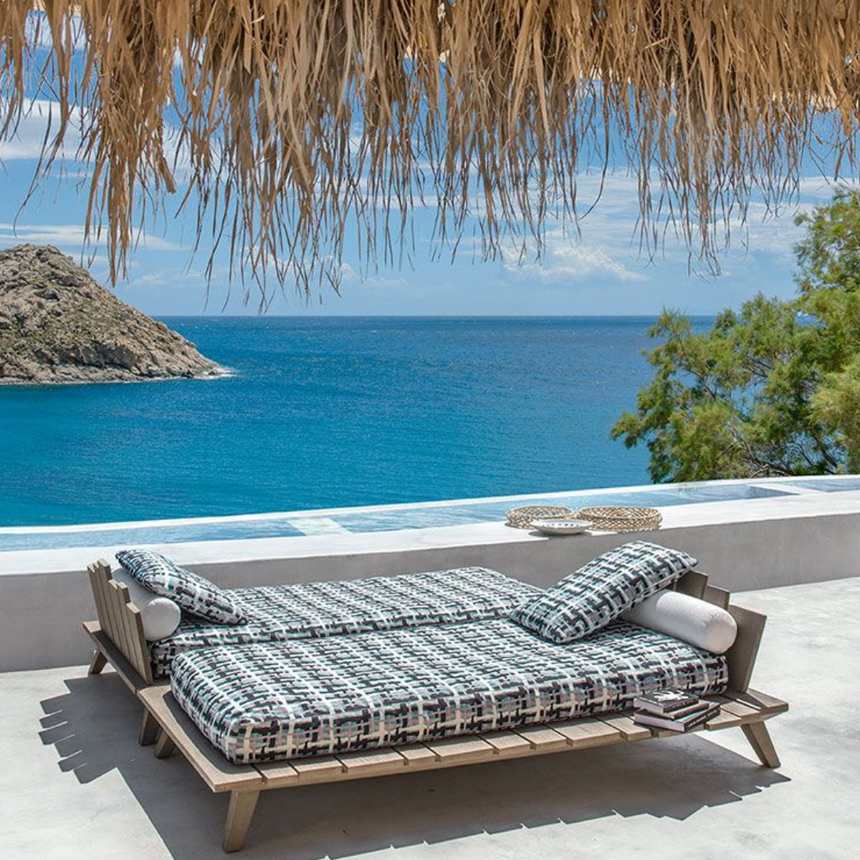 Kilt garden coffee table