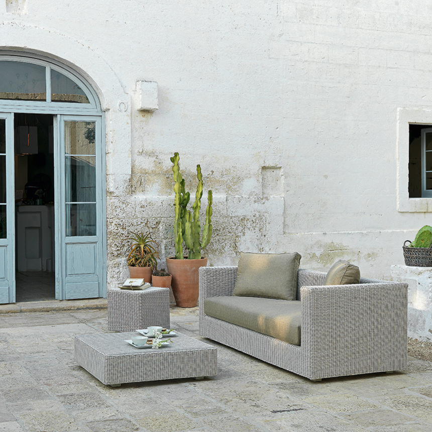 Kilt garden coffee table