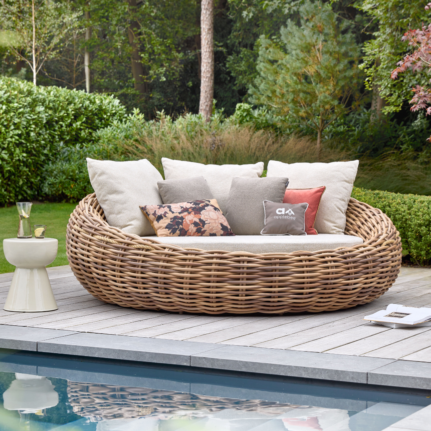 Cocoon bouclé sun lounger