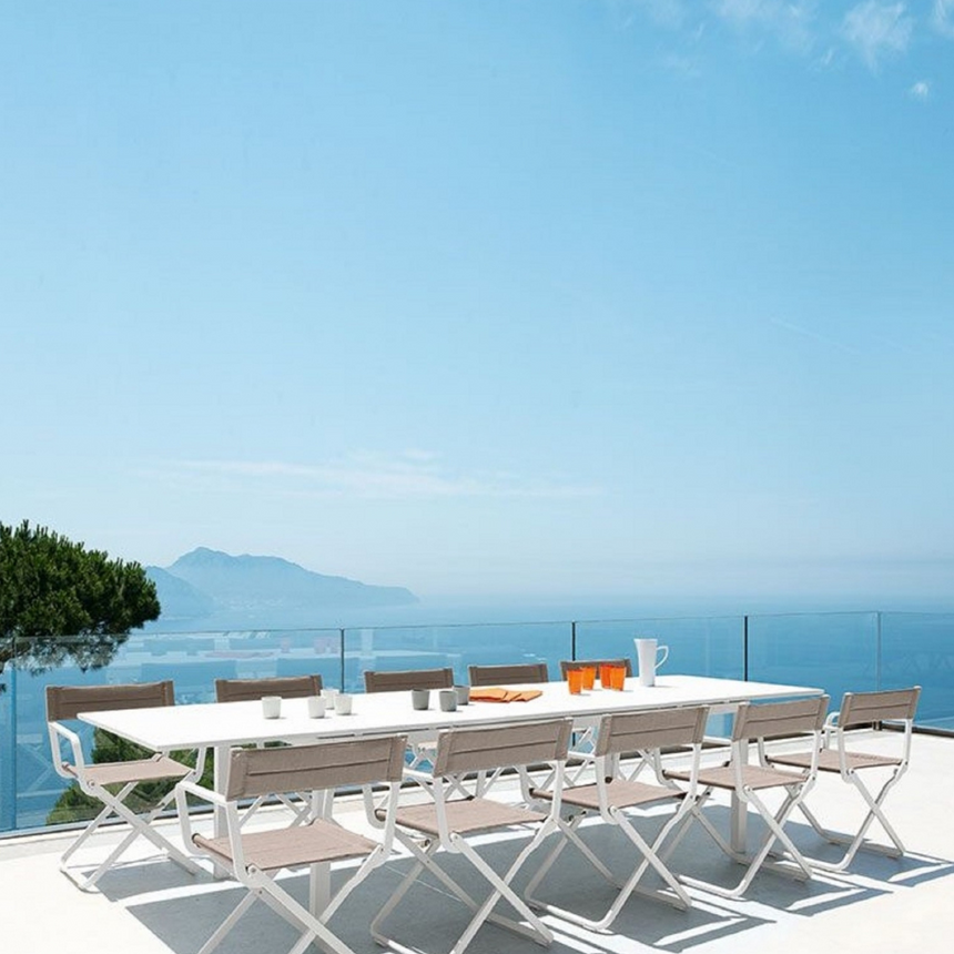 Kilt garden coffee table