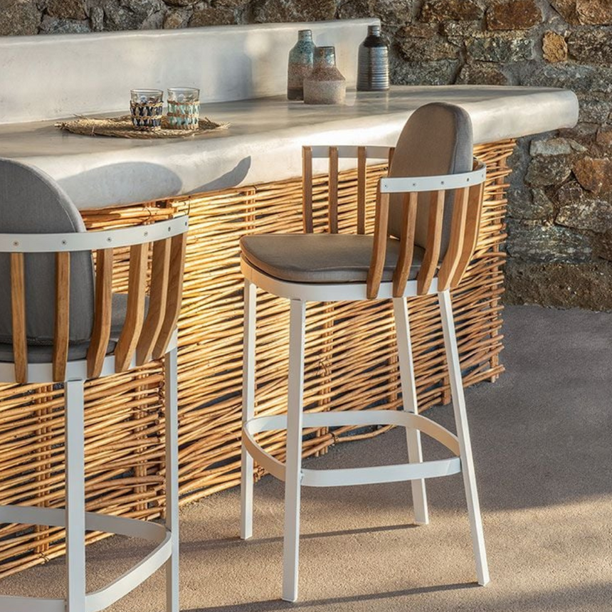 Kilt garden coffee table