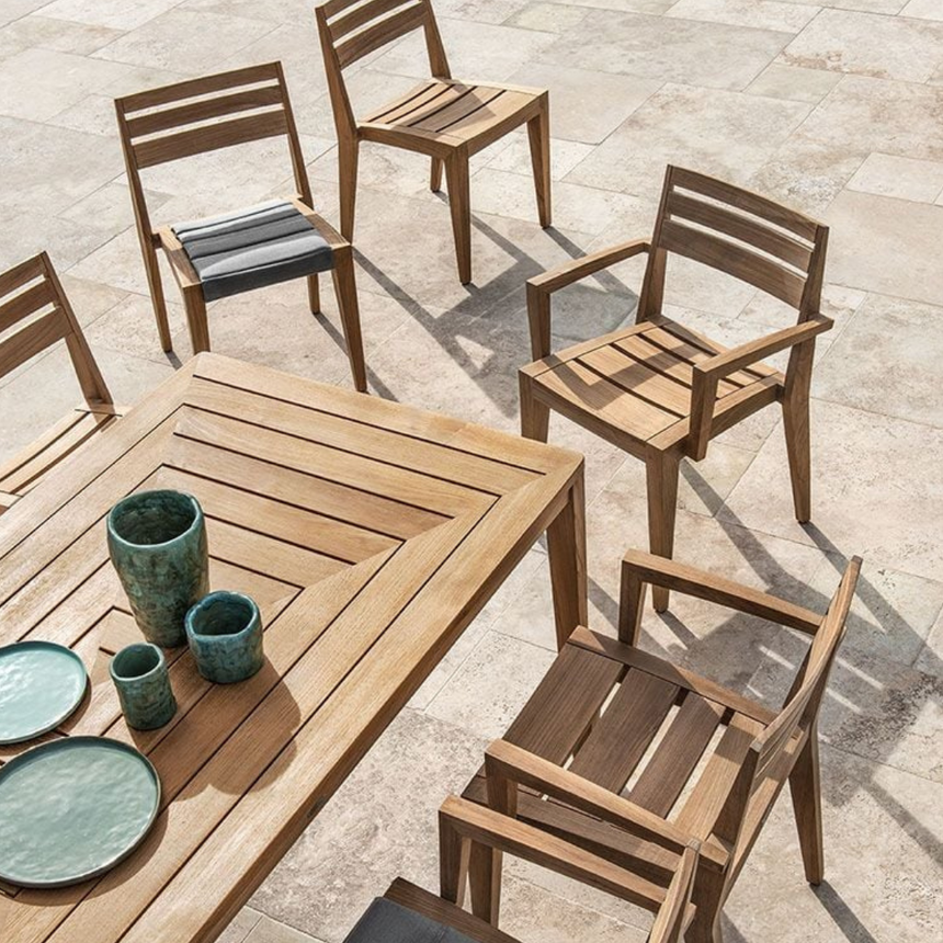 Kilt garden coffee table