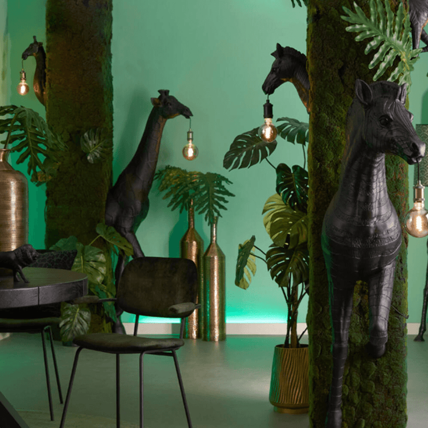 Giraffe resin wall lamp