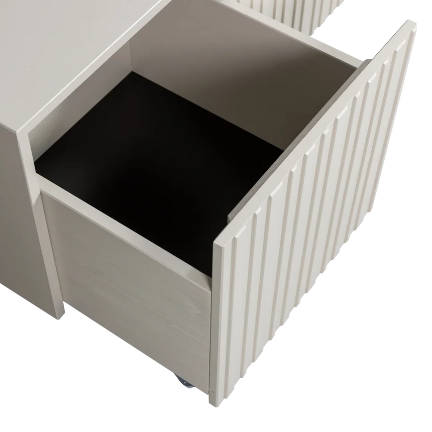 New Gravure fenyőfa komód