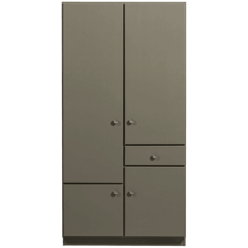 Alfie fa kabinet 107