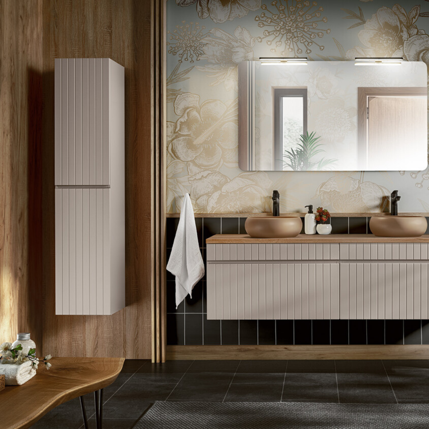 Baggy woven chenille pouf