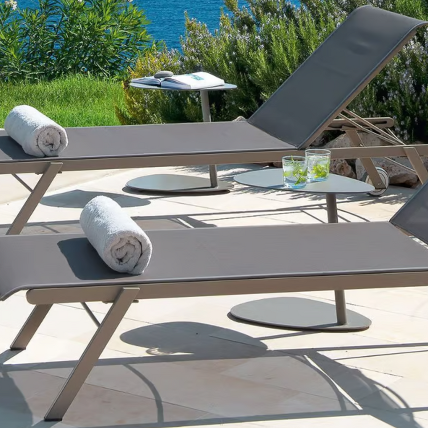 Kilt garden coffee table