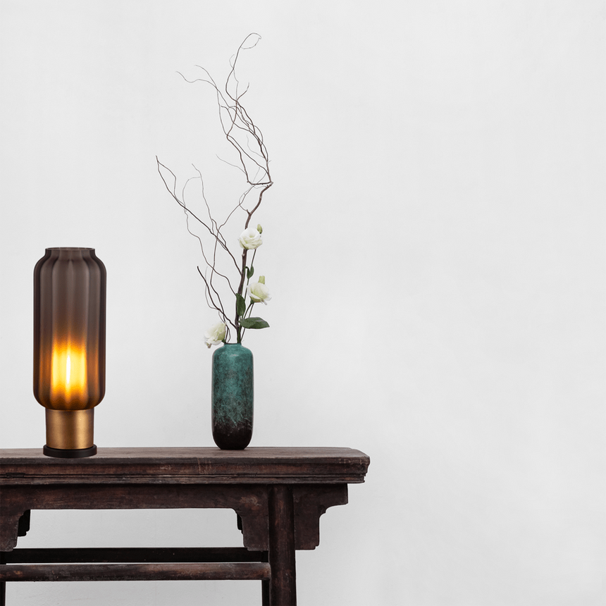 Lett Rib matt üveg asztali lámpa réz foglalattal