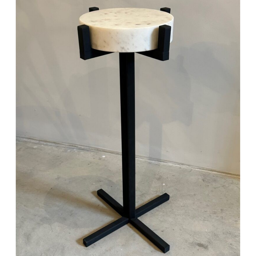 White márvány lerakóasztal