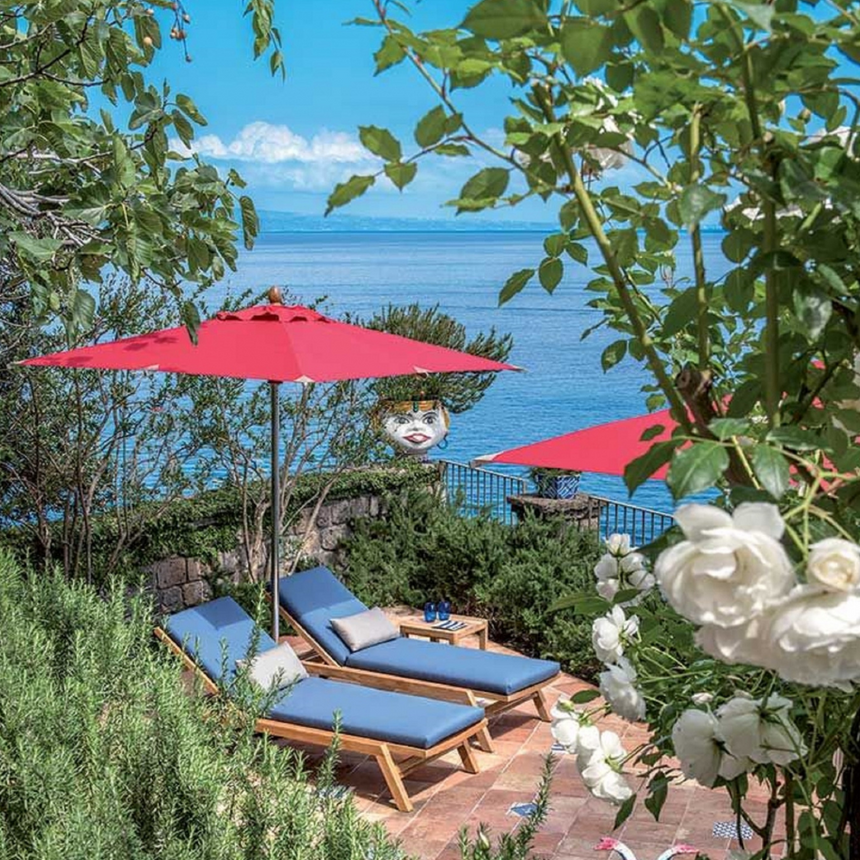 Kilt garden coffee table