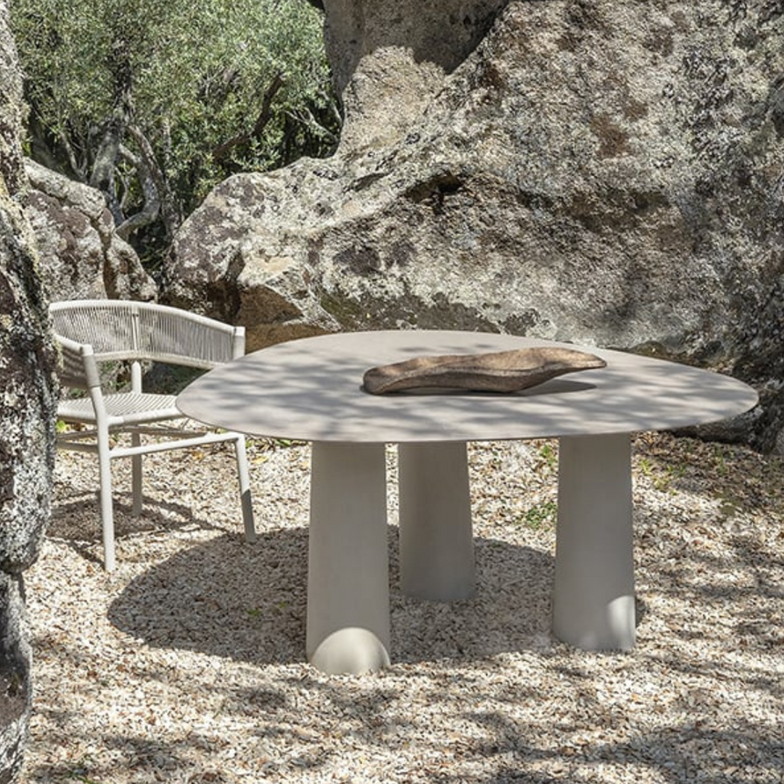 Kilt garden coffee table