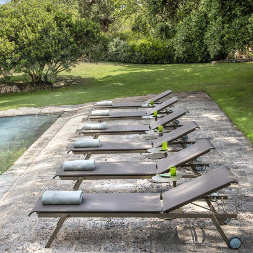 Kilt garden coffee table