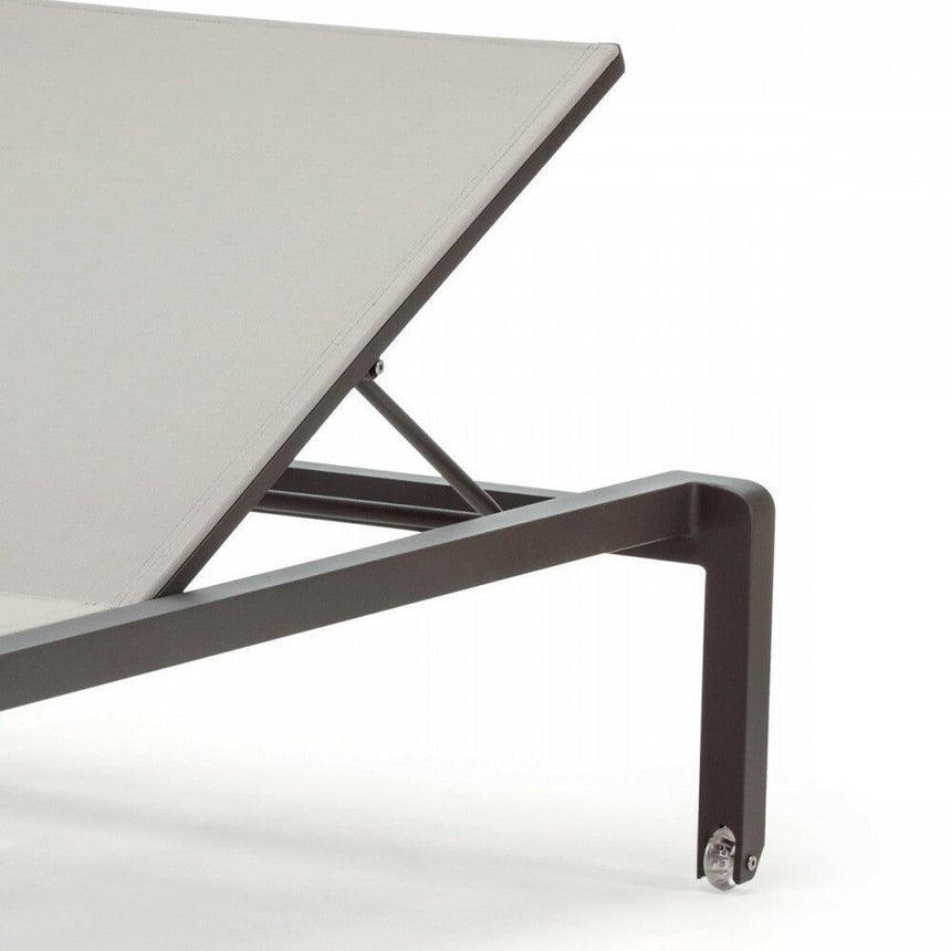 GS 927 fabric sun lounger