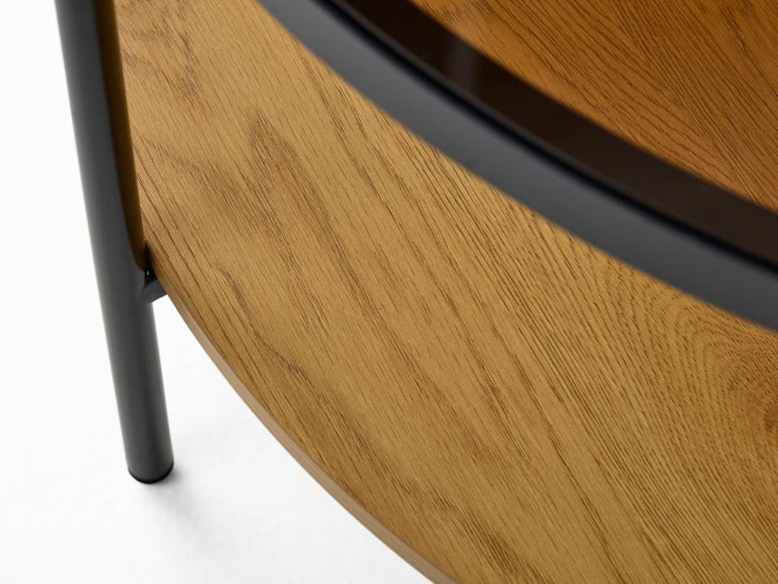 Hassel kerek dohányzóasztal – Tölgyfa melamin, üveg és fém kombinációja, 84 cm