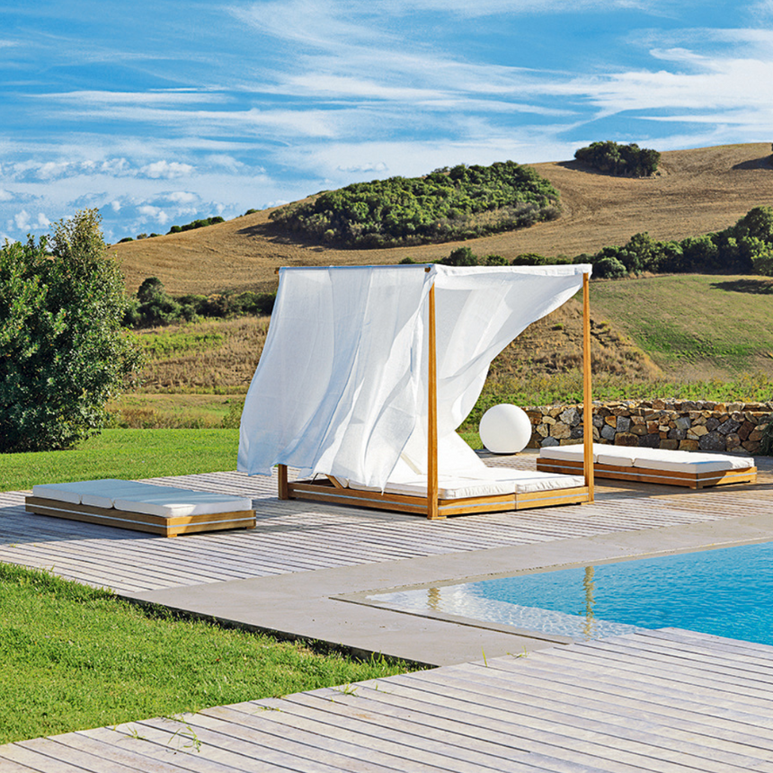 Kilt garden coffee table