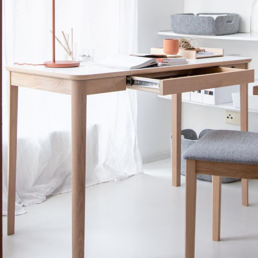 Skovby 131 íróasztal