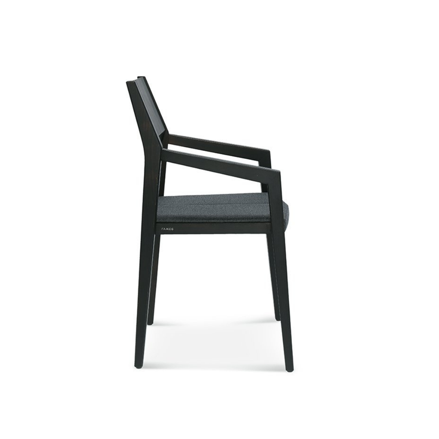 Arcos armchair