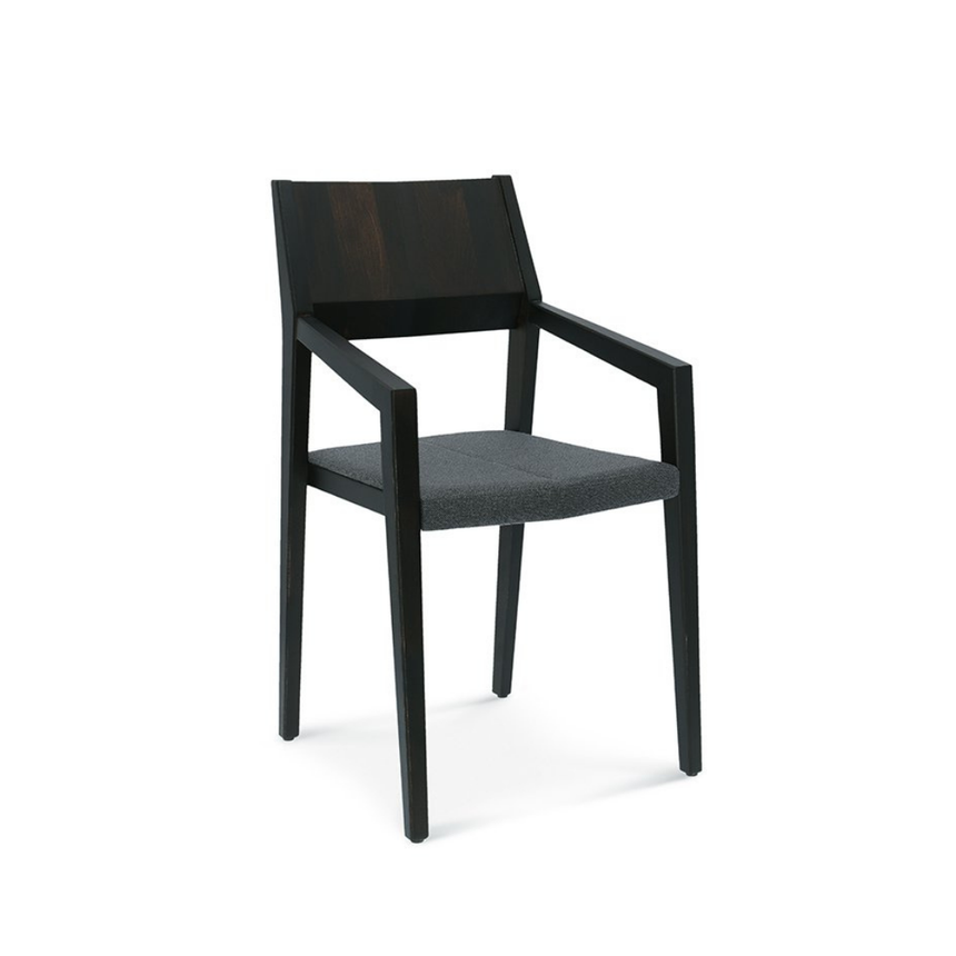 Arcos armchair