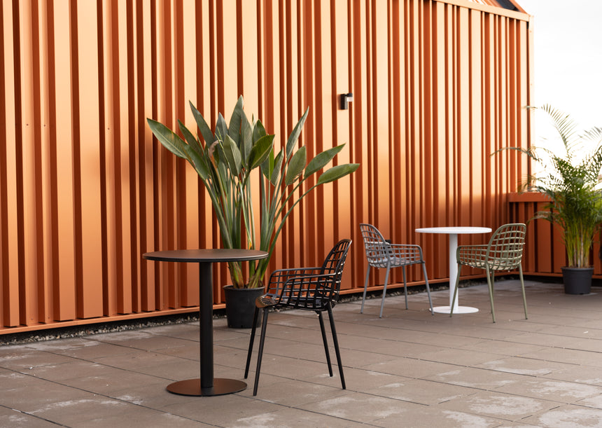 Metsu fém kerti bisztró asztal