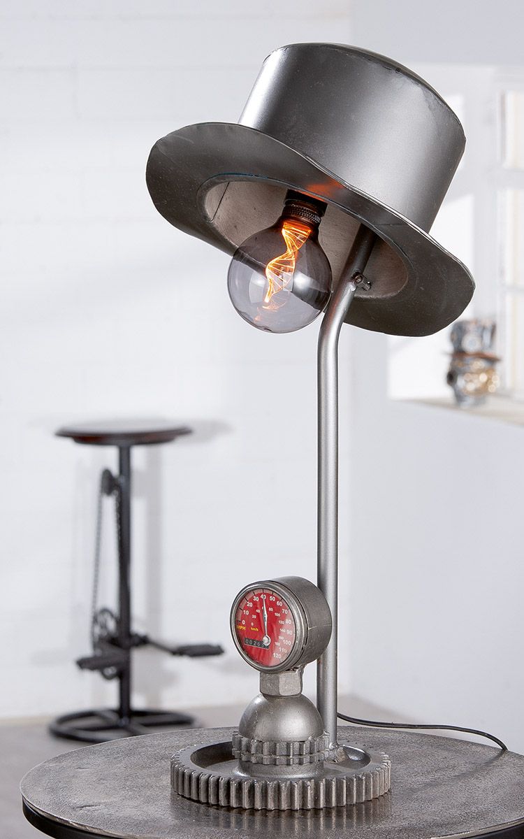Hat fém asztali lámpa