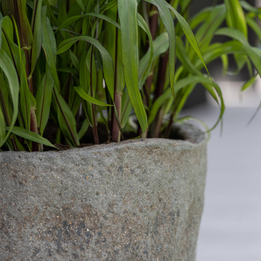 Mt. Hunter stone planter 80x47