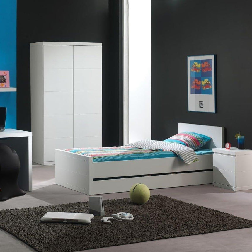 Lara wooden children's bedding holder